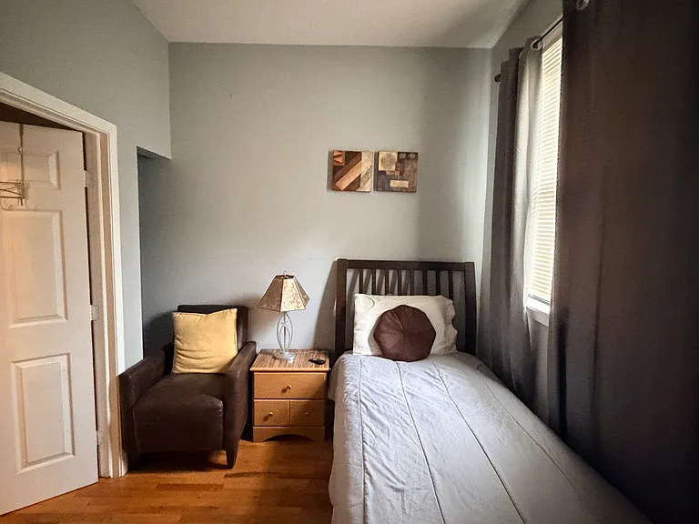 133 Howe St #1 — Photo 9