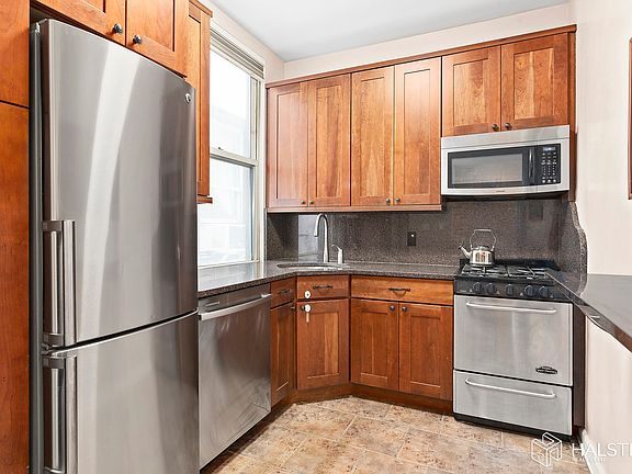 3rd image of 177 E 93rd St APT 3C