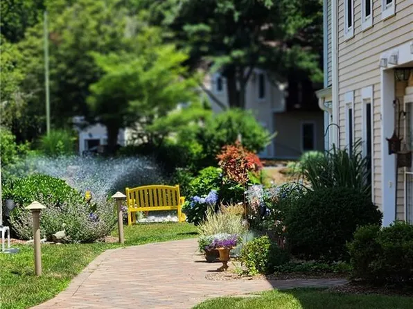 54 Rope Ferry Road #B31, Waterford, CT 06385