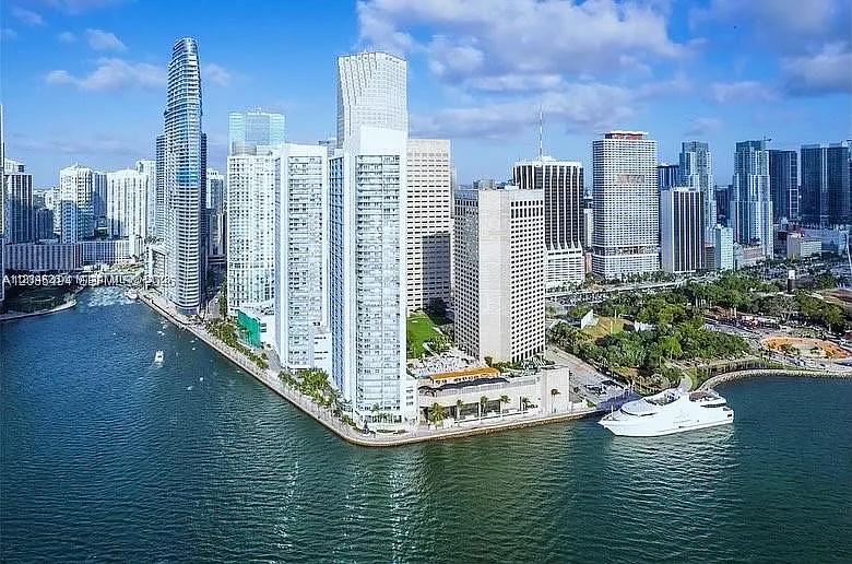 335 S Biscayne Blvd #1801