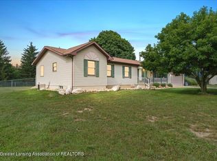 5945 Long Hwy, Eaton Rapids, MI 48827