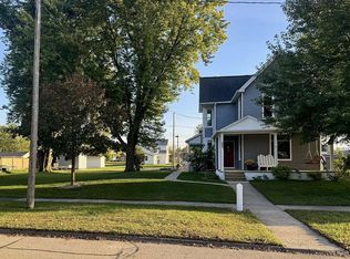 204 4th Ave NE, Farley, IA 52046