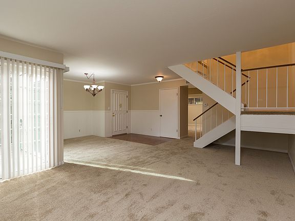 3rd image of 716 Garden Creek Pl