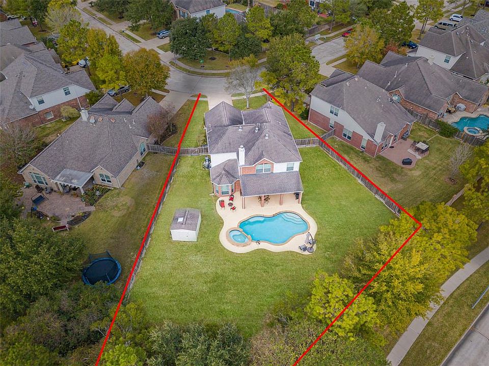 1st image of 26735 Surrey Park Ln