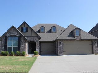 9025 E 136th St S, Bixby, OK 74008