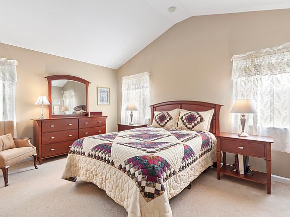 5th image of 1004 Aerie Way