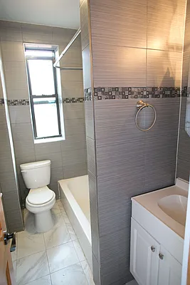 Rented by Evergreen Apartments BK | media 9