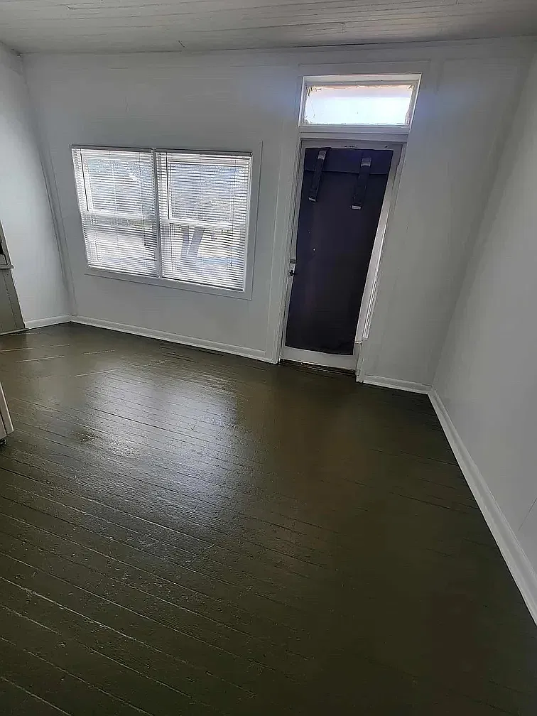 2 bed, 1000 sqft, $750 — Photo 1
