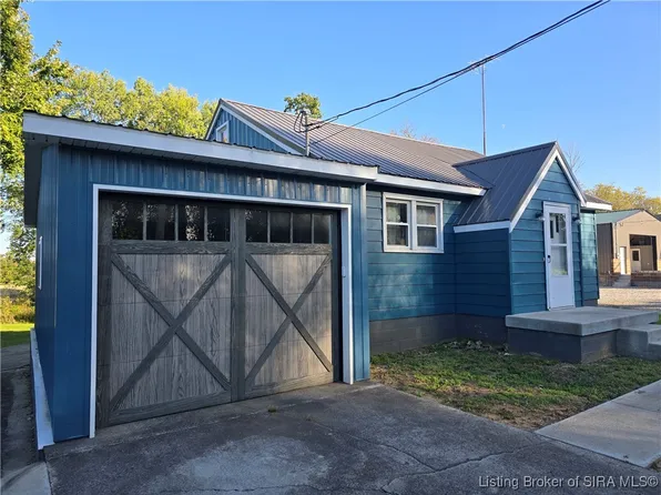 1103 N Locust Street, Salem, IN 47167
