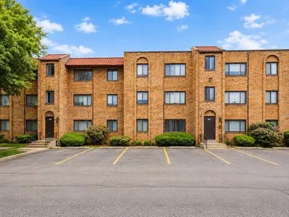 228 E Rimini Ct APT 2B, Palatine, IL 60067