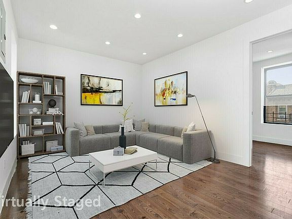 2nd image of 4 Saint Nicholas Ter APT 10