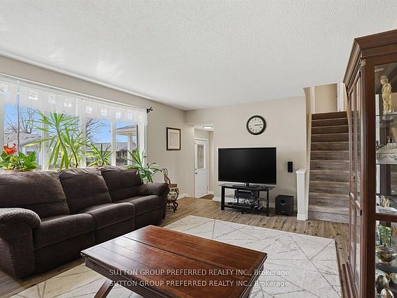 5th image of 38 Alayne Cres