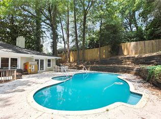 1585 Peachtree Battle Ave NW, Atlanta, GA 30327