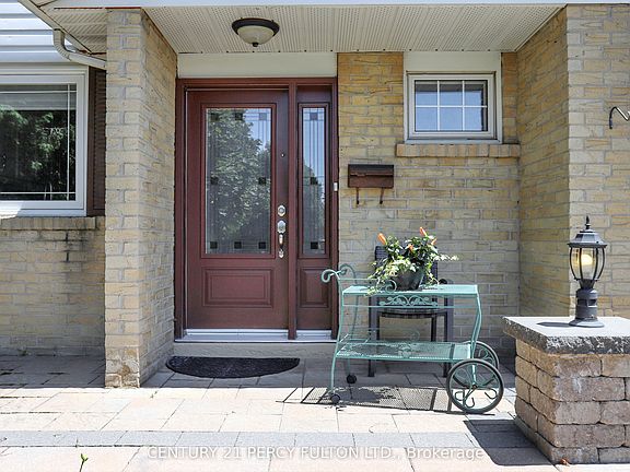2nd image of 158 Holm Cres