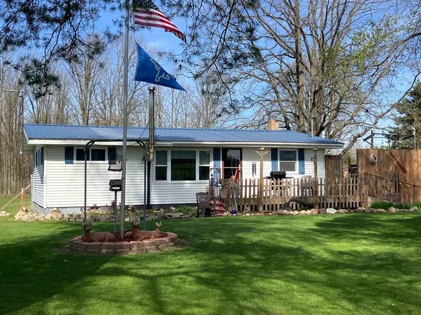 4744 Herner Rd, Rhodes, MI 48652