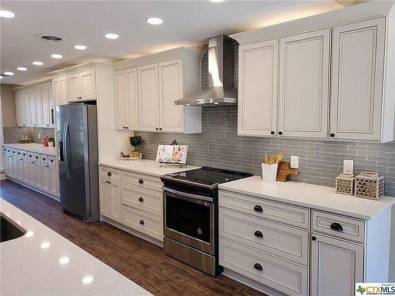 3rd image of 101 Berkshire Ln
