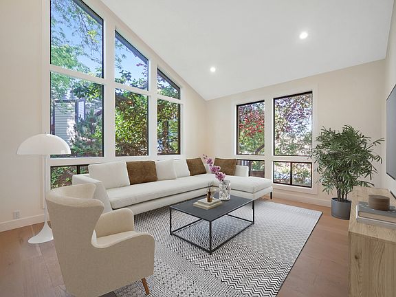 5th image of 2882 E Heather Cir S