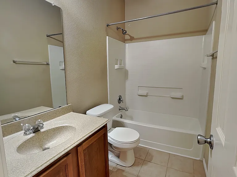10649 Vista Heights Blvd — Photo 16