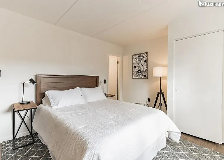205 Mineola Blvd #2I — Photo 21