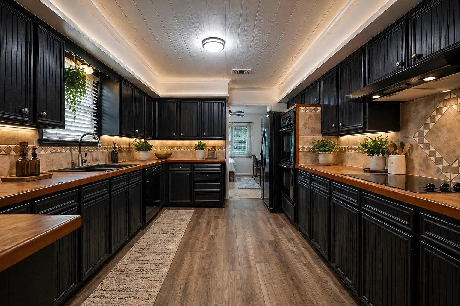 4 bed, 3.0 bath, 2388 sqft, $819 — Photo 4