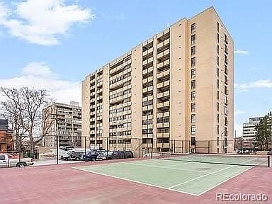 1st image of 808 N Pearl St #909