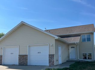 111 Traci Ln UNIT A, Nicollet, MN 56074