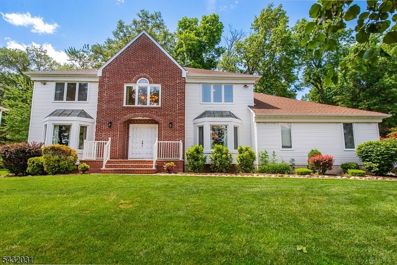 1st image of 34 Silver Spring Ct