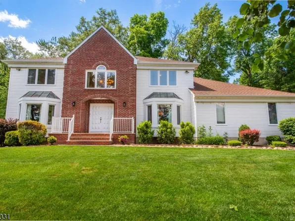 34 Silver Spring Ct, East Hanover Twp., NJ 07936