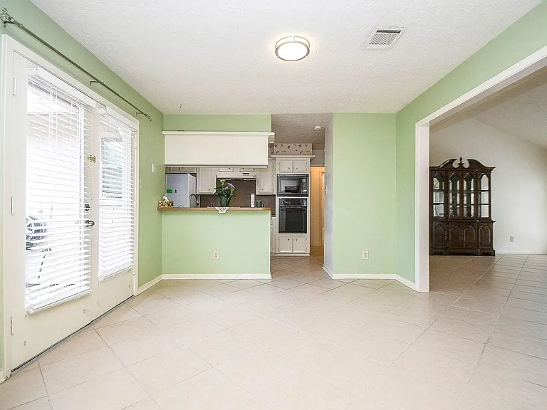 4902 Rainwater Dr — Photo 7