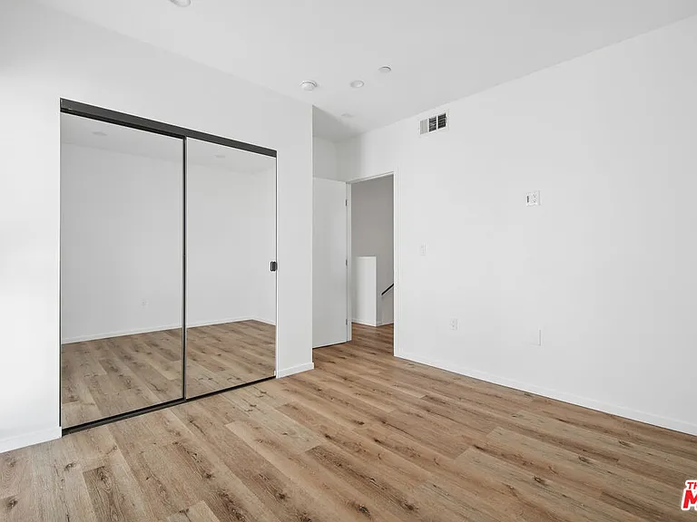 662 N Mariposa Ave #1/2 — Photo 13
