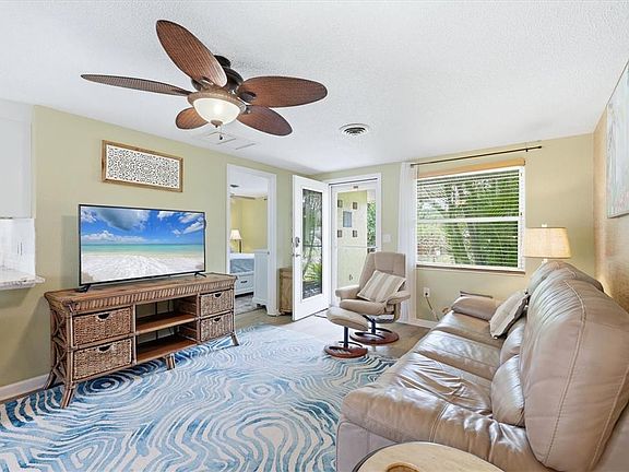 2nd image of 4166 Pompano Rd