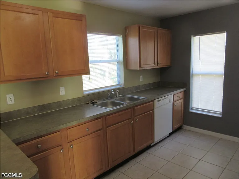 922 Eisenhower Blvd — Photo 13