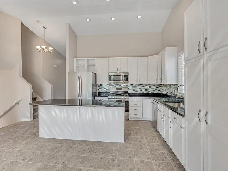 8847 S Mountain Vista Dr — Photo 17