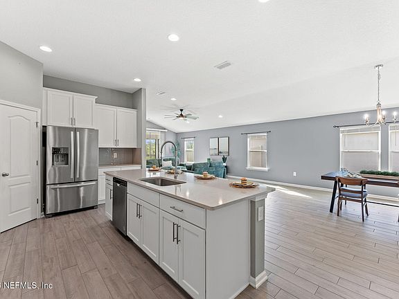 4th image of 65849 EDGEWATER Drive
