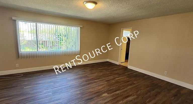 708 Santa Barbara Dr #F — Photo 22