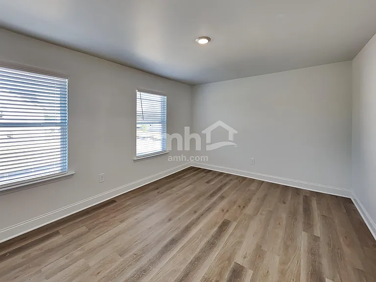 322 Golucke Way — Photo 13