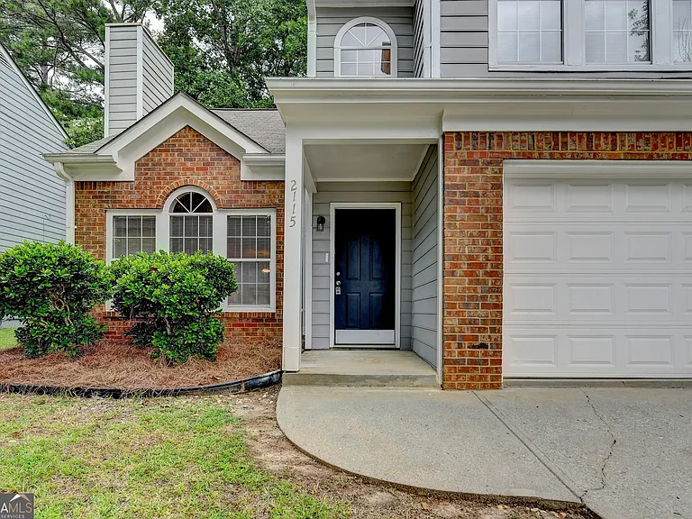 2115 Glynmoore Dr — Photo 2