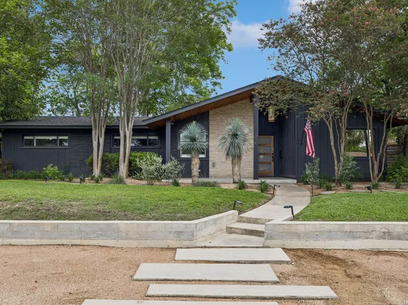 210 WOODCREST DR, San Antonio, TX 78209