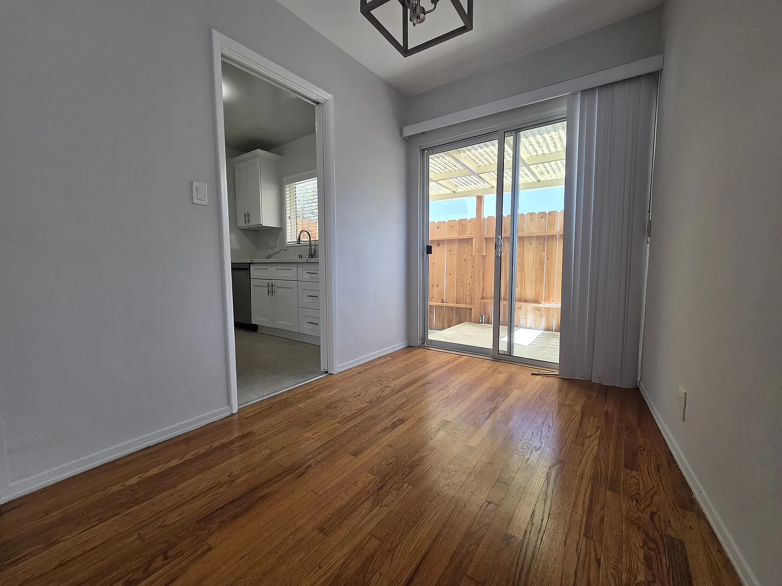 1 bed, 650 sqft, $1,900 — Photo 3