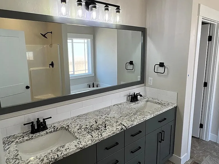1105 SW Camille Dr — Photo 11