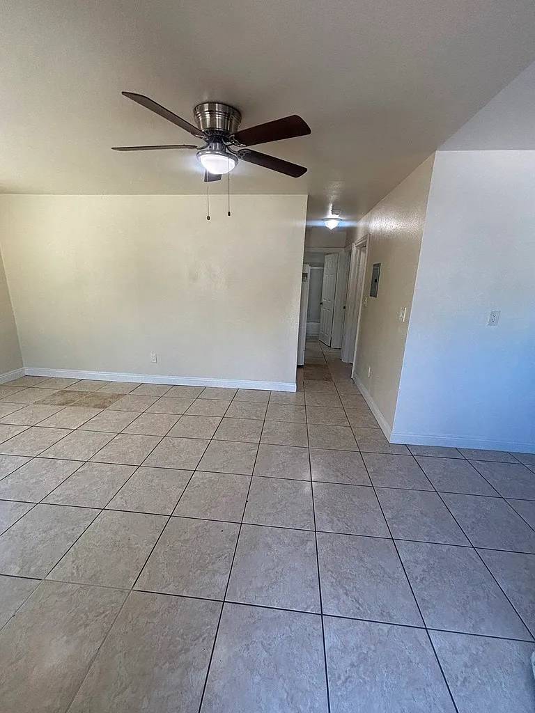 3 bed, 1000 sqft, $3,650 — Photo 2