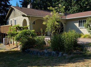 12261 Kenneth Pl NE, Bainbridge Island, WA 98110