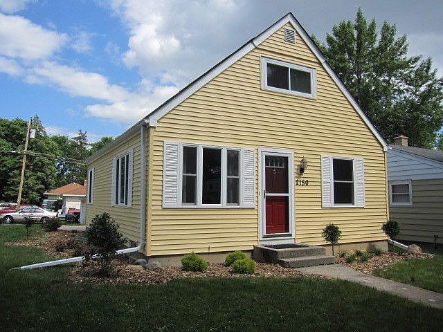 Awesome update cape with new siding, windows, insulation & stylish interior