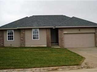 3843 Bear Creek Ave, Springfield, MO 65803