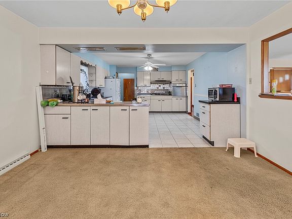 5th image of 3801 Woodlawn Way
