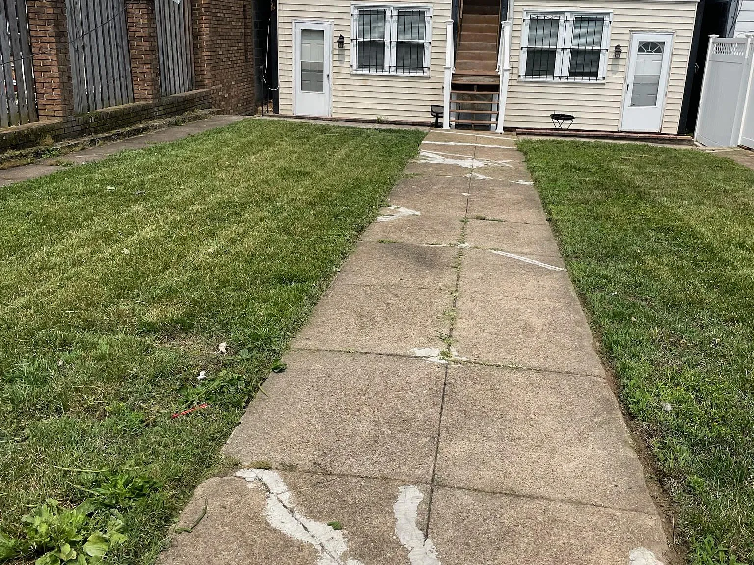 2 bed, 900 sqft, $2,872 — Photo 2