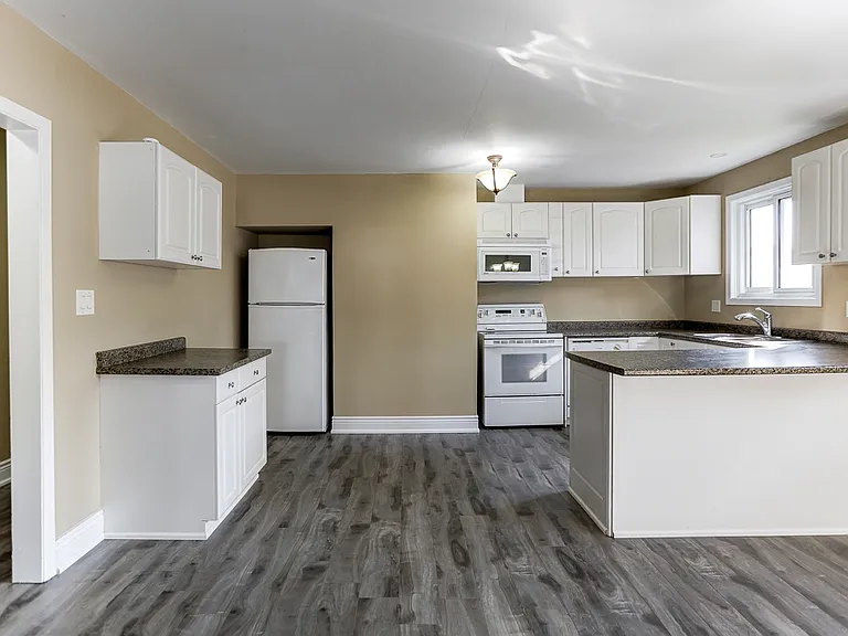 293 Mitchell Ave #MAIN FLOOR — Photo 5