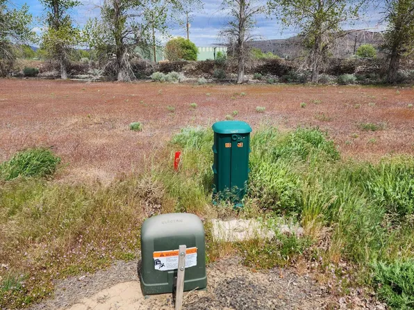 308 Little Lake Rd, Maupin, OR 97037