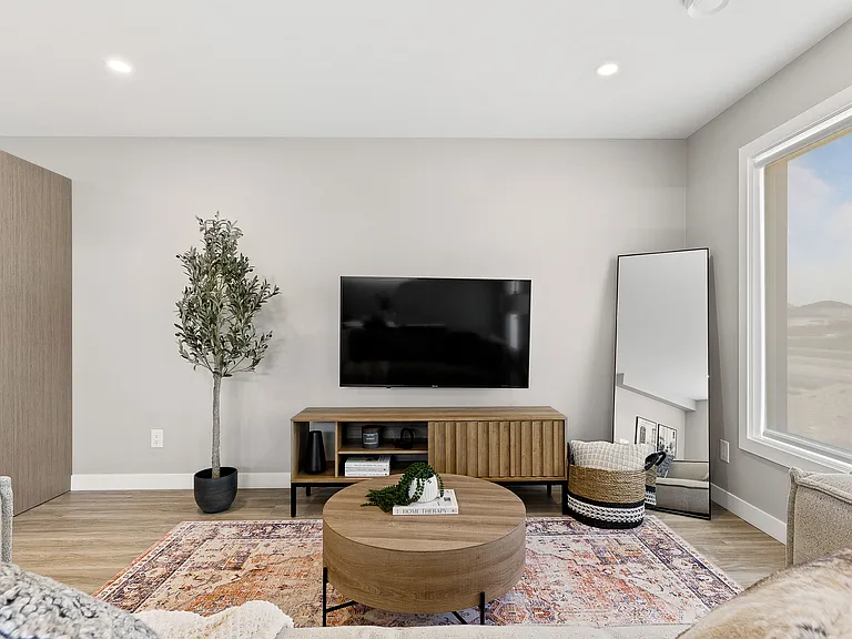 1650 Devonshire Dr W — Photo 31