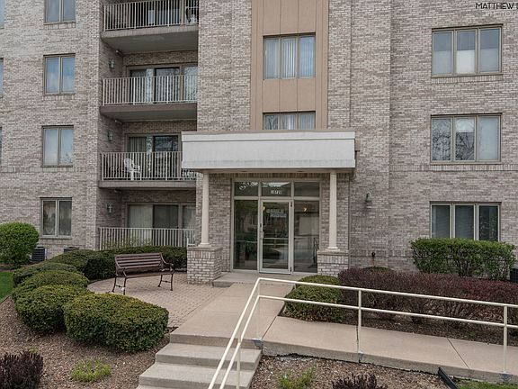 3rd image of 10720 S Washington St APT 106